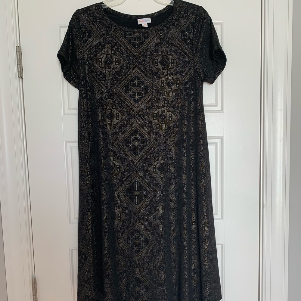 Elegant Lularoe Carley